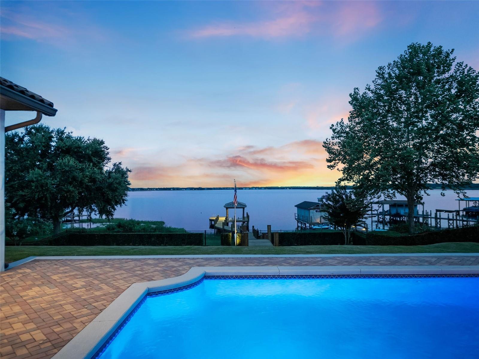 JOHNS LANDING - Residential