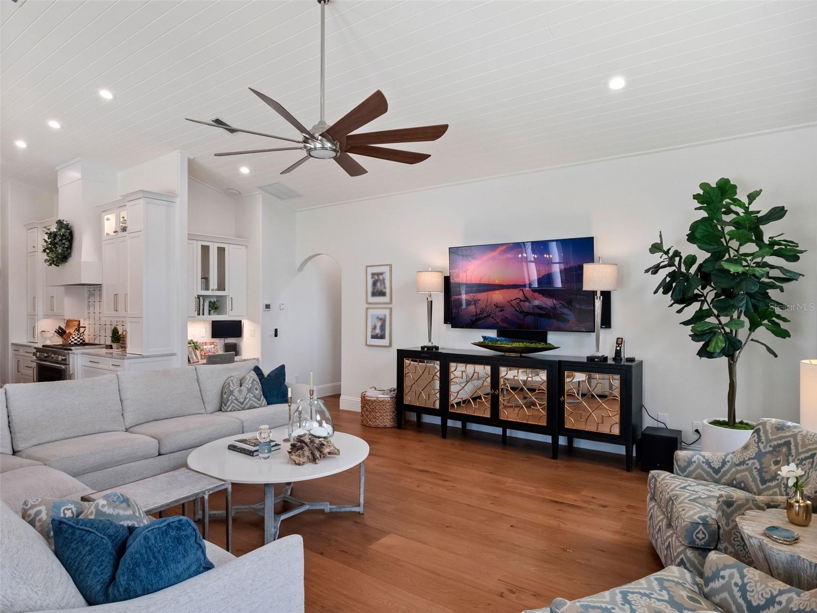 JOHNS LANDING - Residential