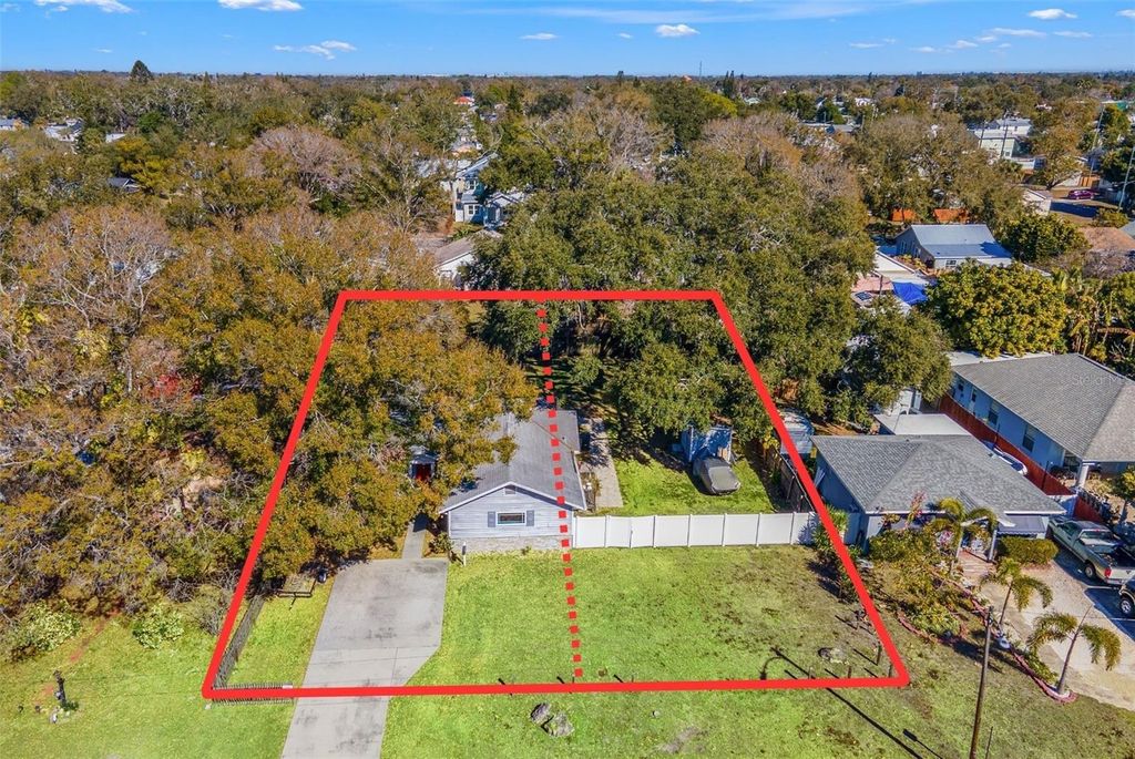 Photo of 1747 26th Avenue N, St Petersburg, FL 33713 (MLS # TB8472620)