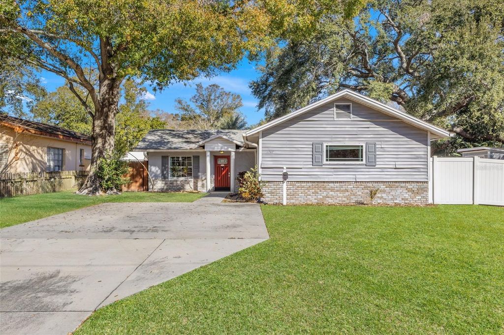 Photo of 1747 26th Avenue N, St Petersburg, FL 33713 (MLS # TB8472620)