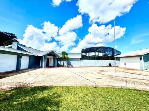 Photo of 372 Rest Haven Road, Geneva, FL 32732 (MLS # O6289173) Photo of 372 Rest Haven Road, Geneva, FL 32732 (MLS # O6289173)