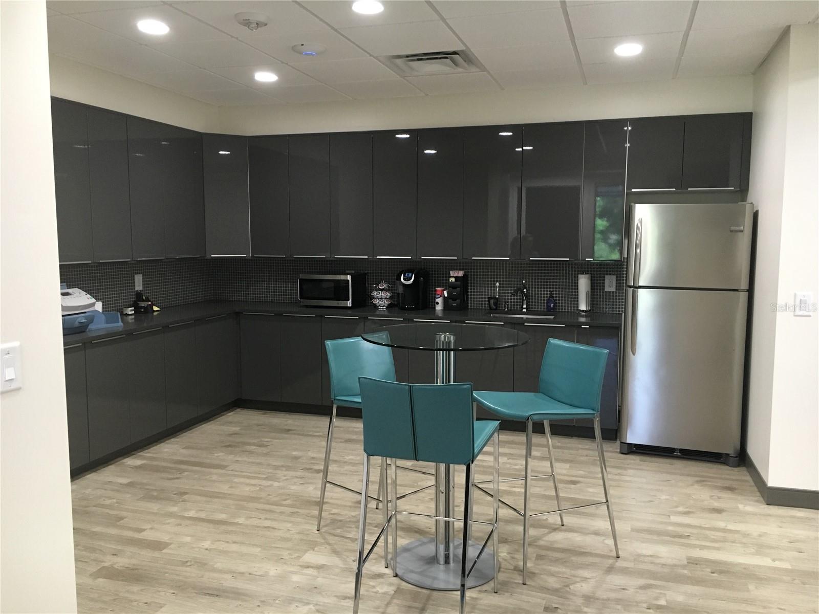DIXIE - Commercial Lease