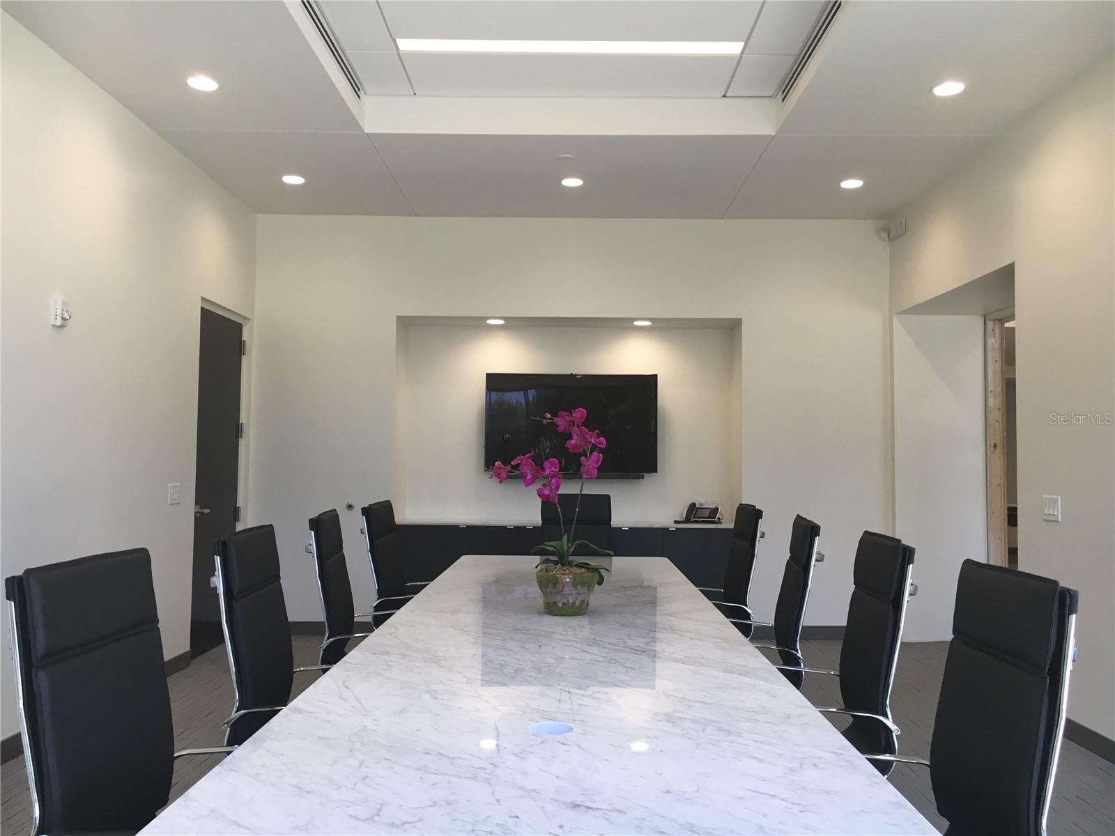 DIXIE - Commercial Lease