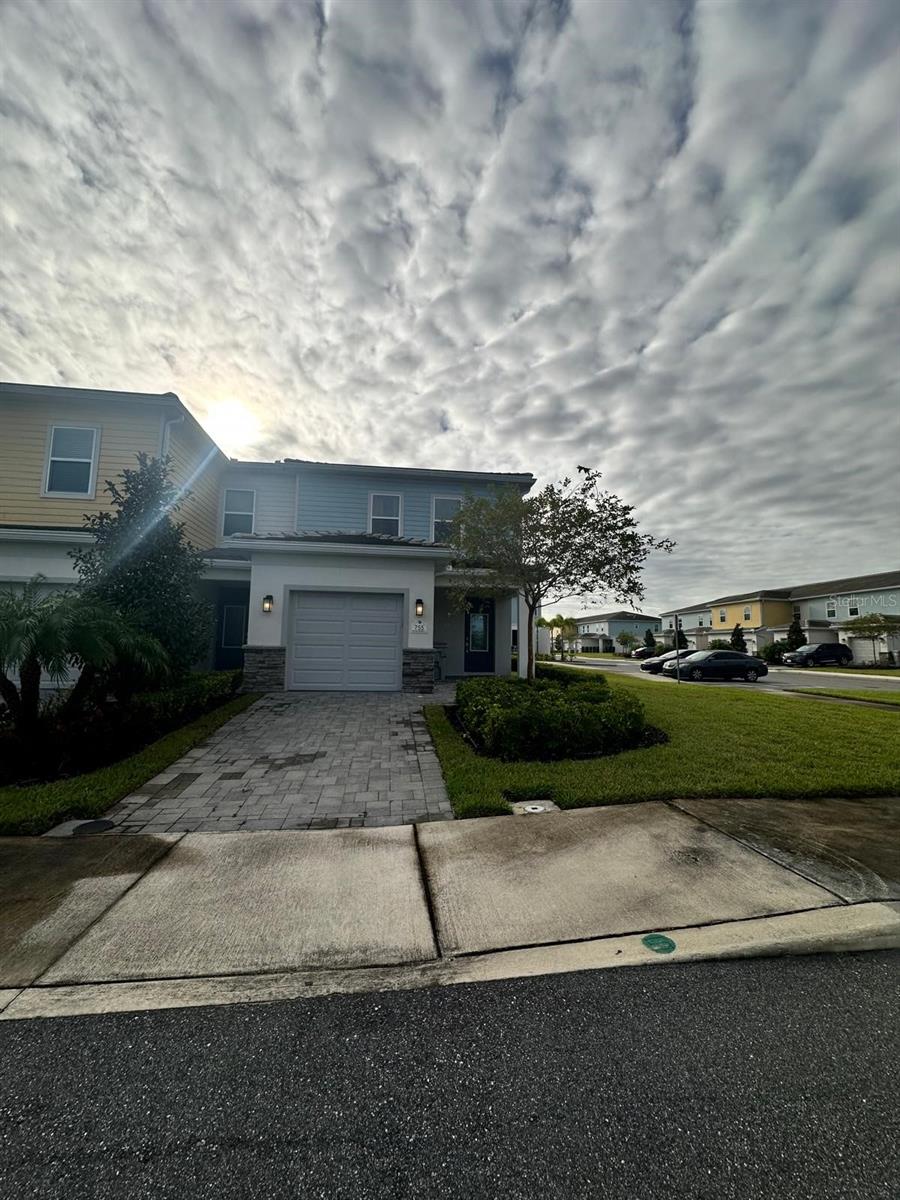 755 DRIVING RANGE COURT