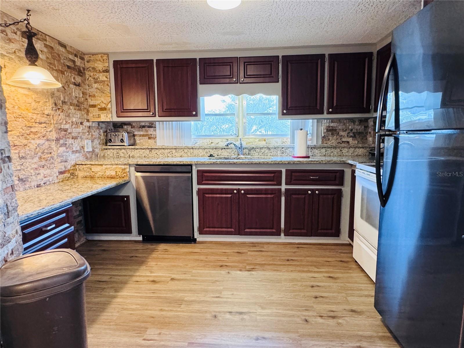 COUNTRY PARK CO-OP M/H UNREC - Residential