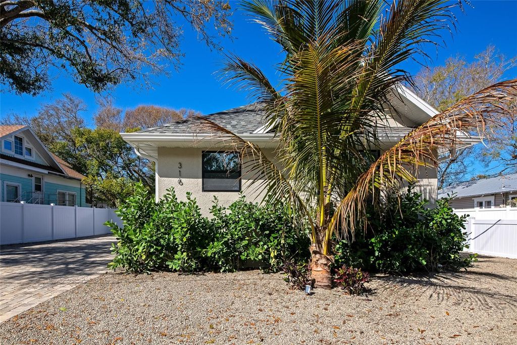 Photo of 316 27th Street W, Bradenton, FL 34205 (MLS # A4683349)