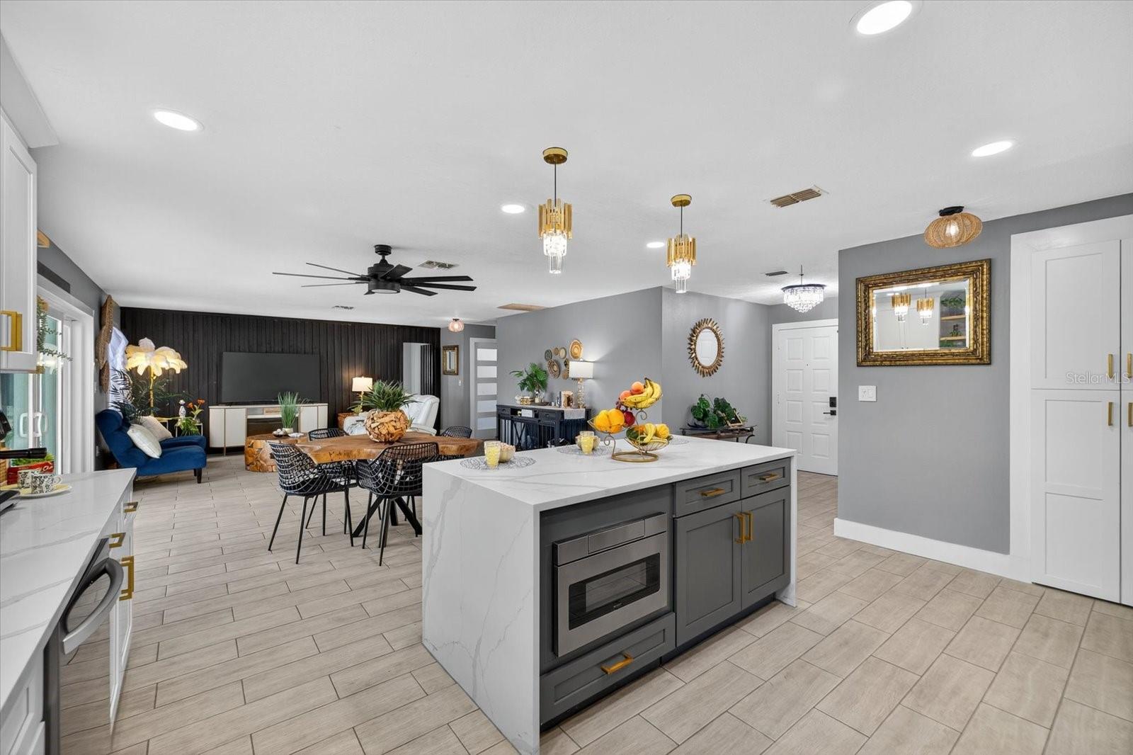 FLOR A MAR - Residential