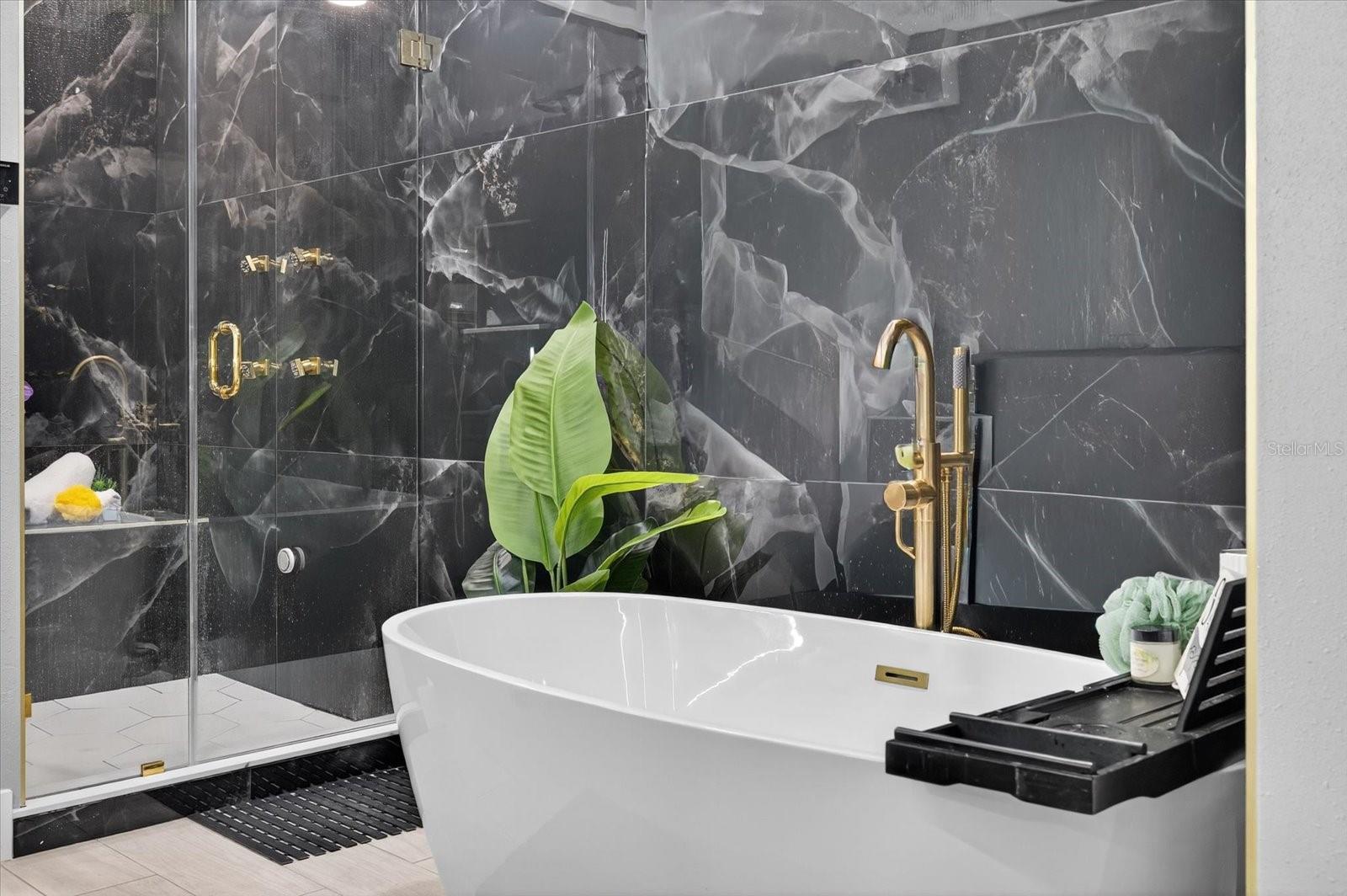 FLOR A MAR - Residential