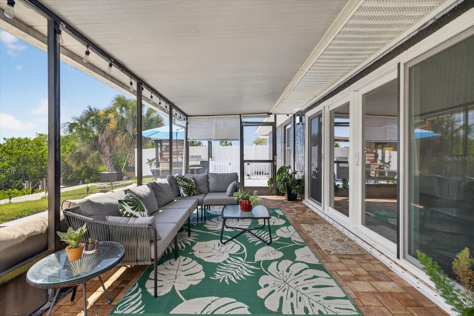 FLOR A MAR - Residential