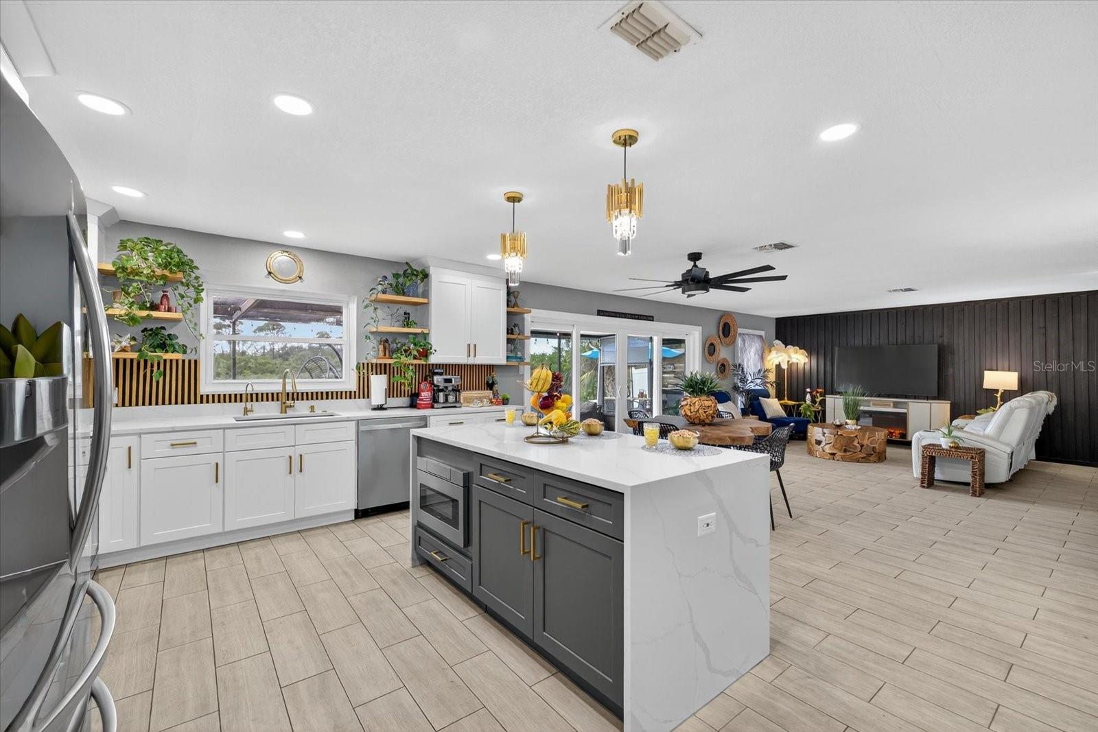 FLOR A MAR - Residential