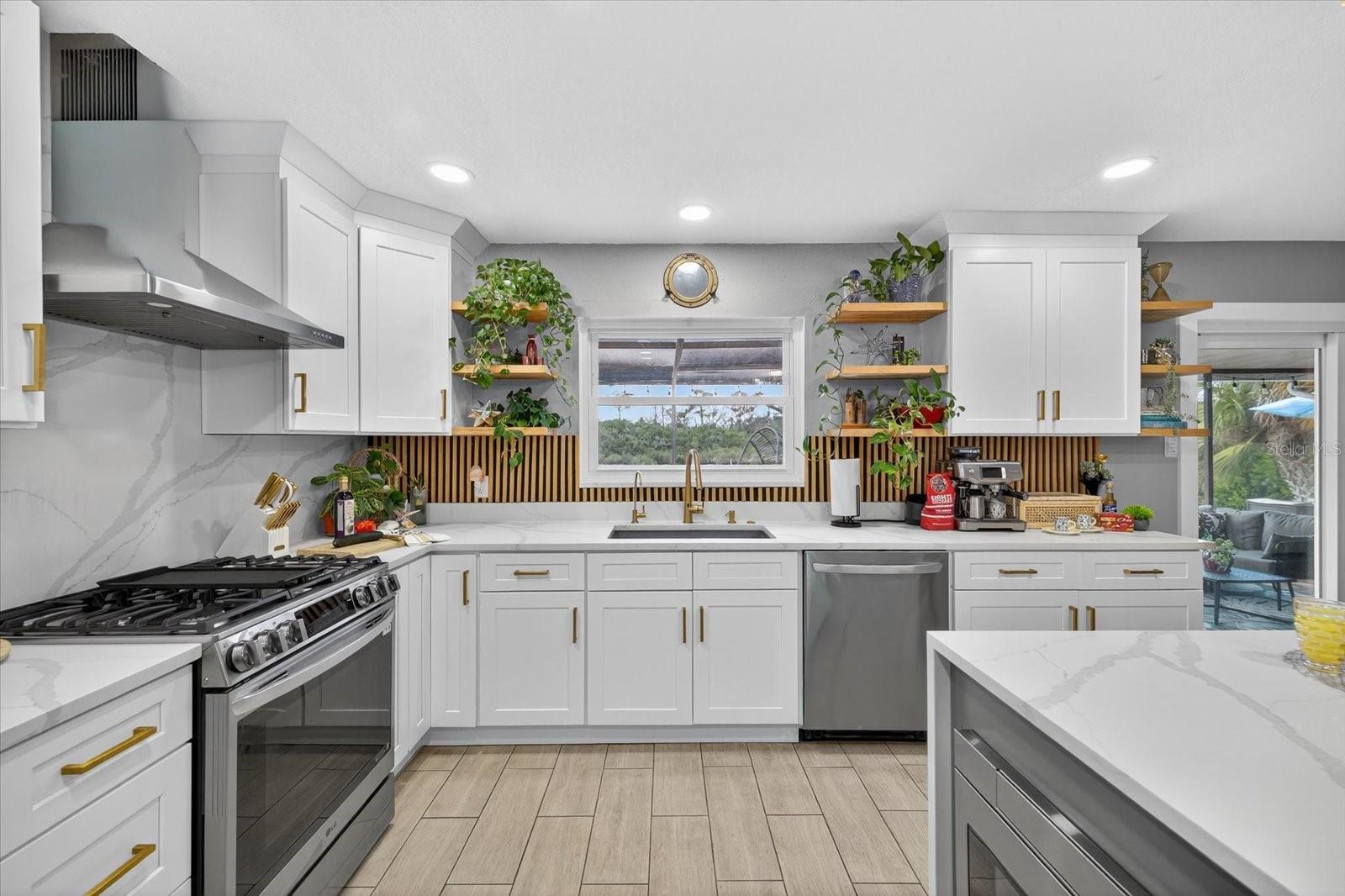 FLOR A MAR - Residential