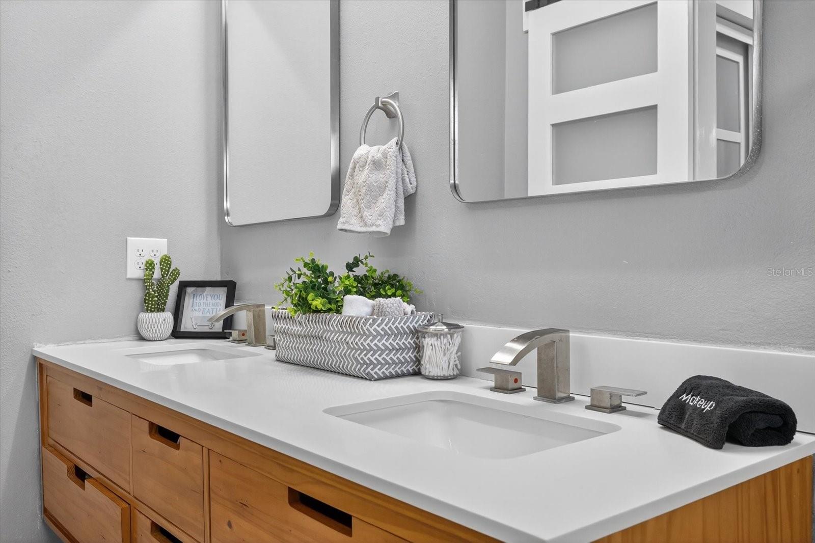 FLOR A MAR - Residential