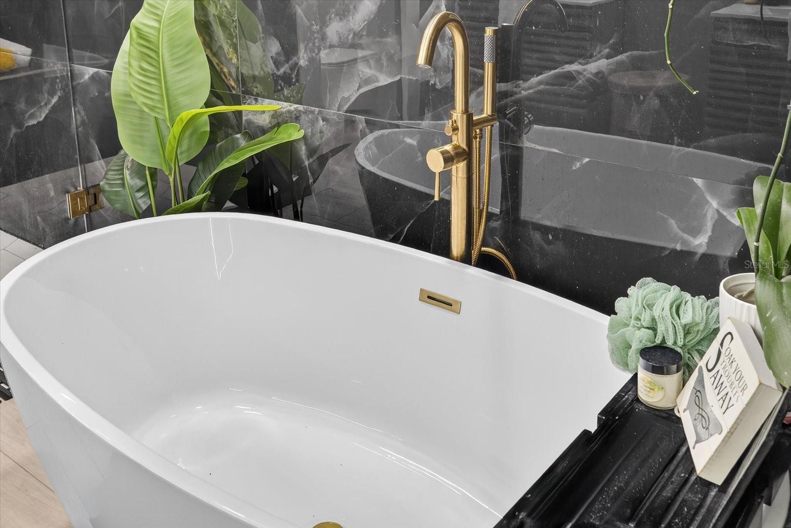 FLOR A MAR - Residential