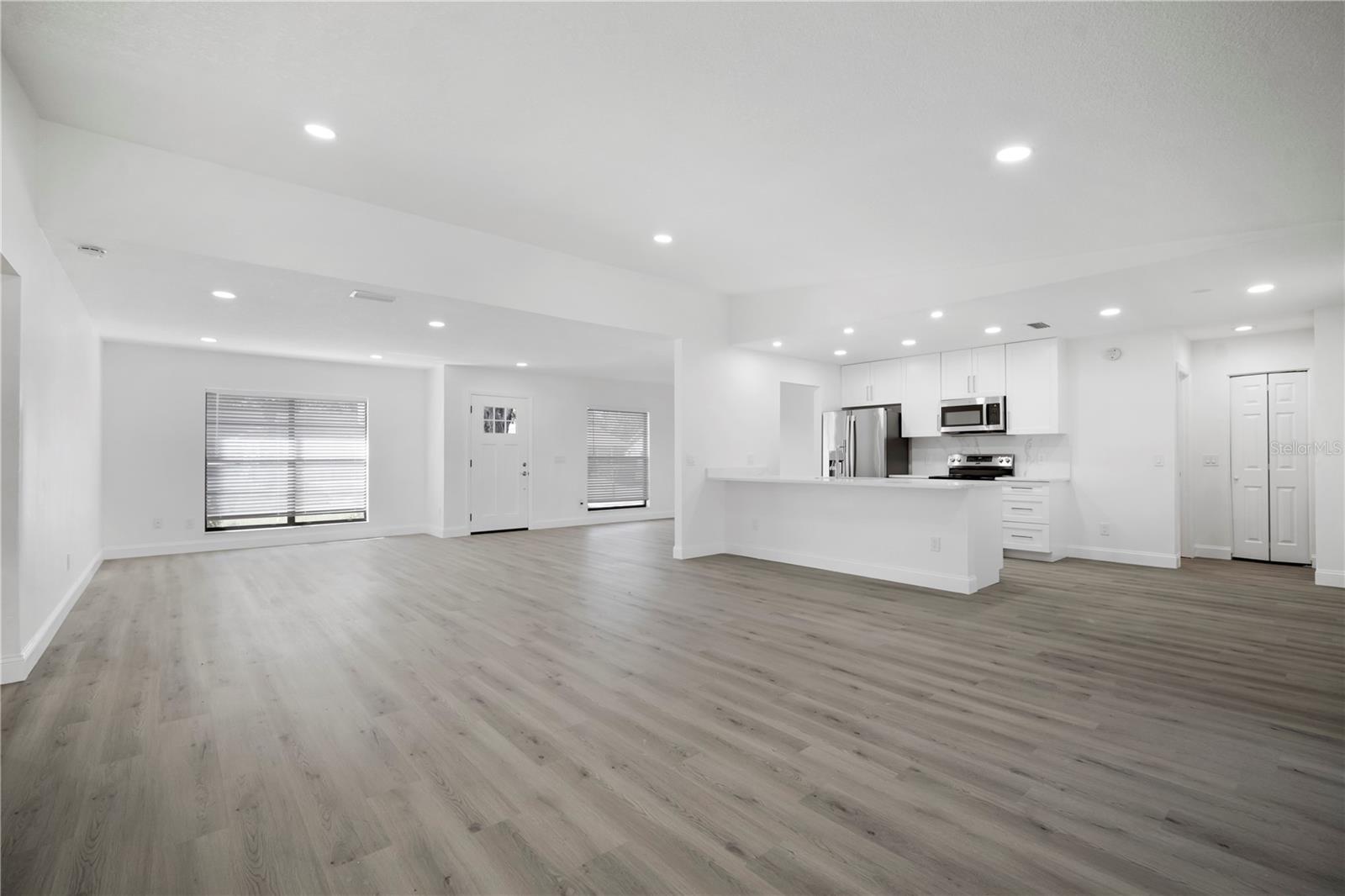 1218 LORNEWOOD DRIVE