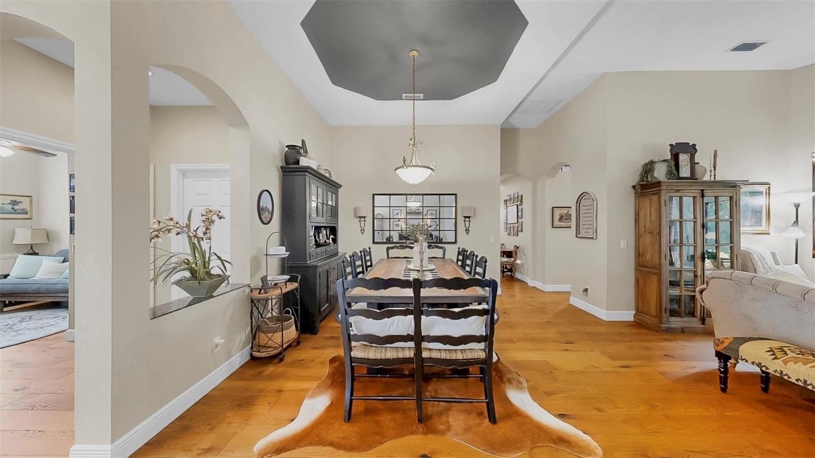 RIVER HILLS COUNTRY CLUB PARCE - Residential