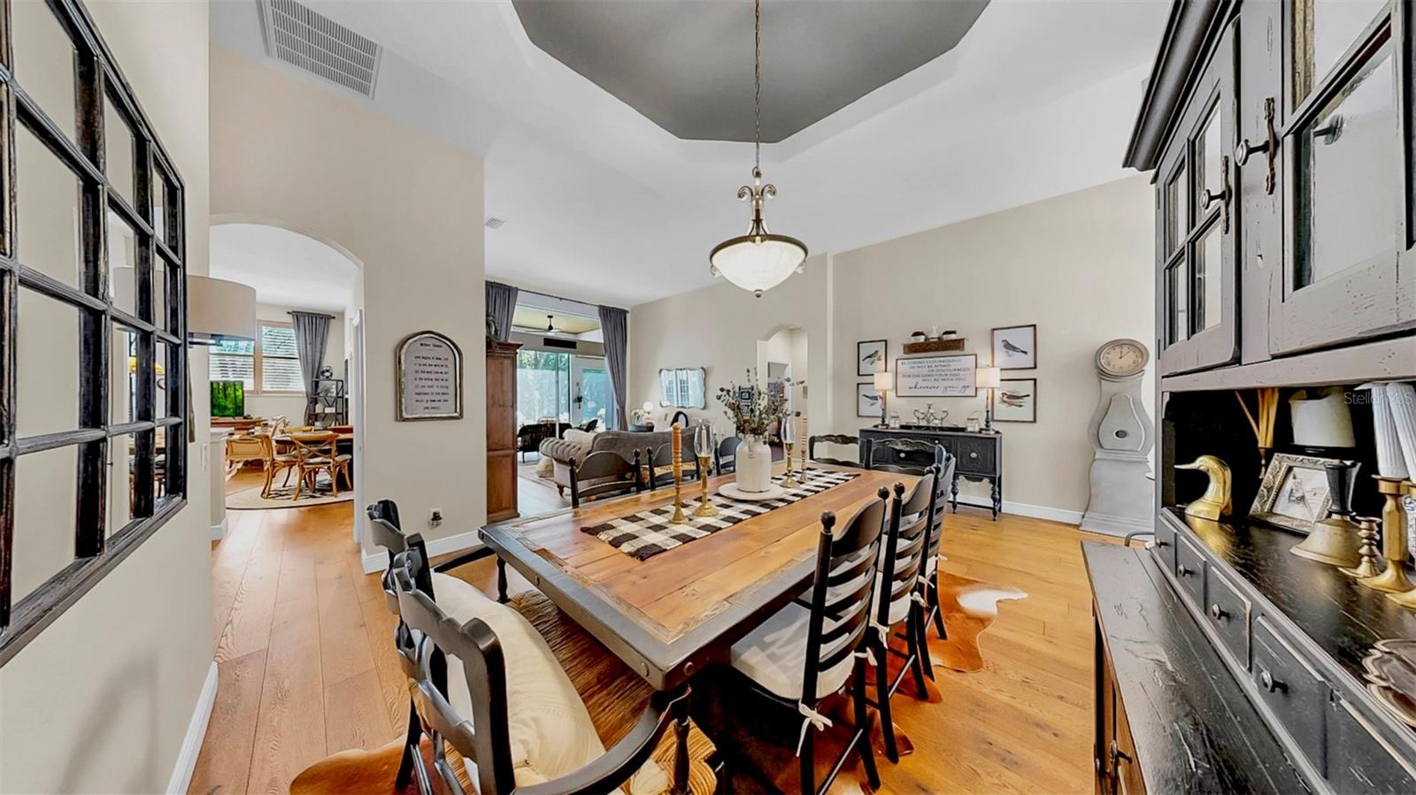 RIVER HILLS COUNTRY CLUB PARCE - Residential