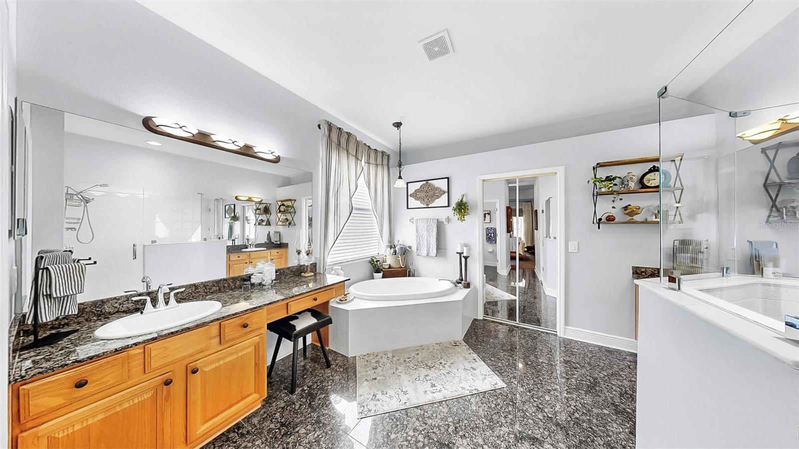 RIVER HILLS COUNTRY CLUB PARCE - Residential