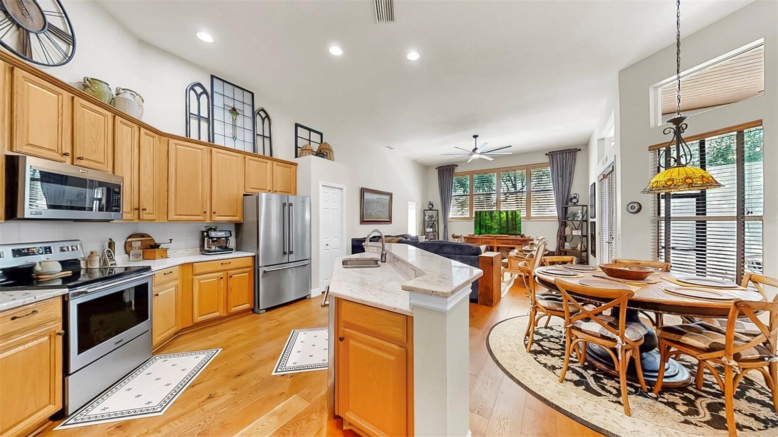 RIVER HILLS COUNTRY CLUB PARCE - Residential