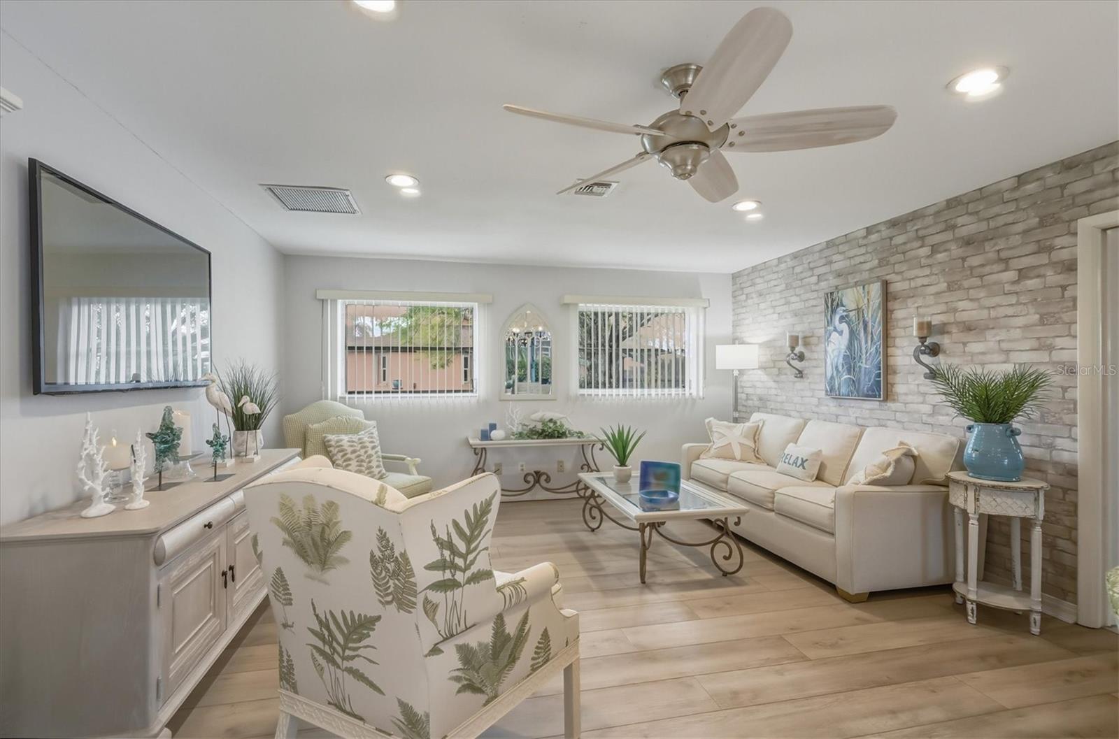 LAKE SUZY ESTATES - Residential