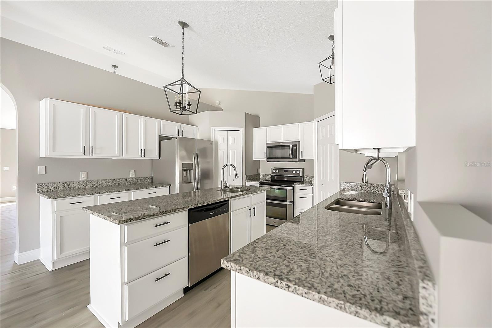 MASCOTTE LAKE JACKSON RIDGE PH 01 - Residential