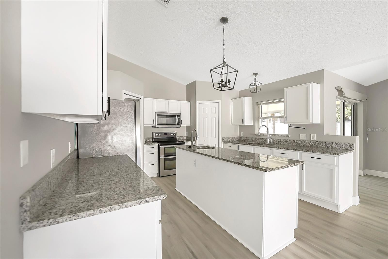 MASCOTTE LAKE JACKSON RIDGE PH 01 - Residential