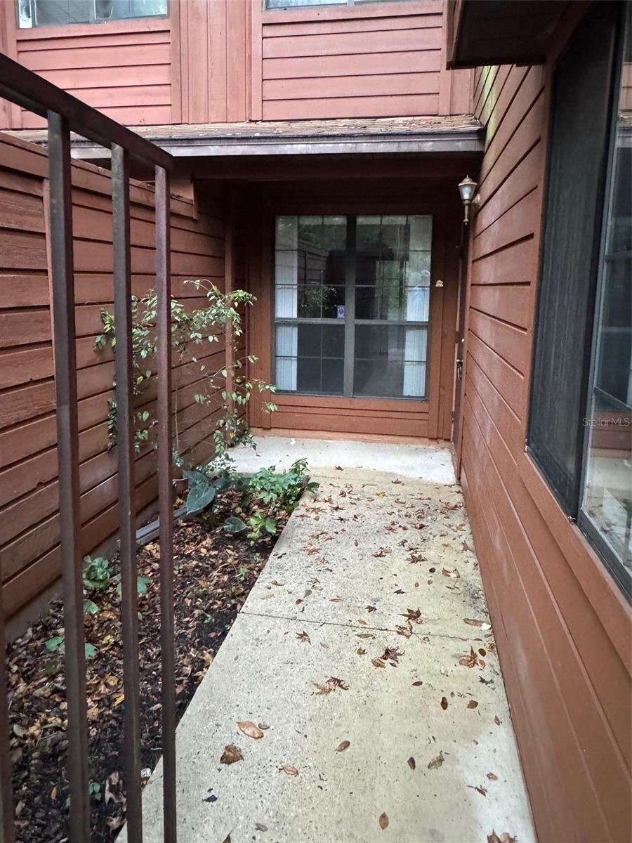 ROCKWOOD VILLAS UNIT II - Residential Lease