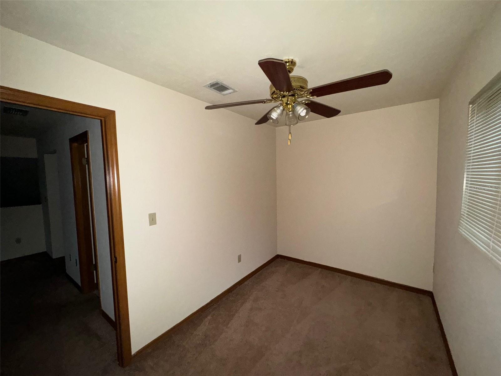 ROCKWOOD VILLAS UNIT II - Residential Lease