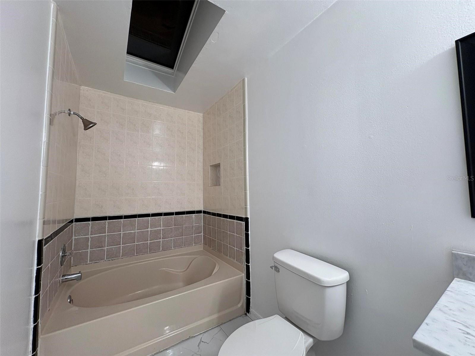 FOXHALL CONDO PH 1-3 - Residential Lease