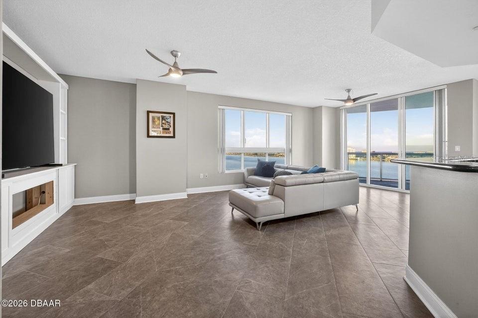 MARINA GRANDE/HALIFAX 01 - Residential