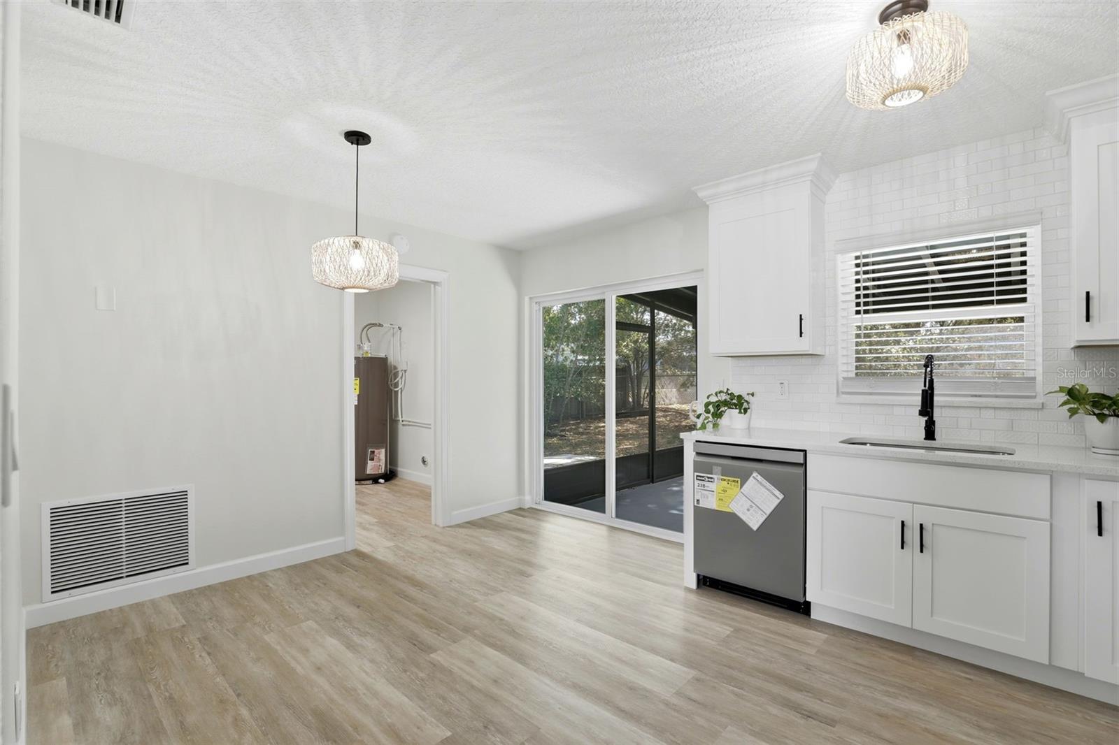 DELTONA LAKES UN 72 - Residential