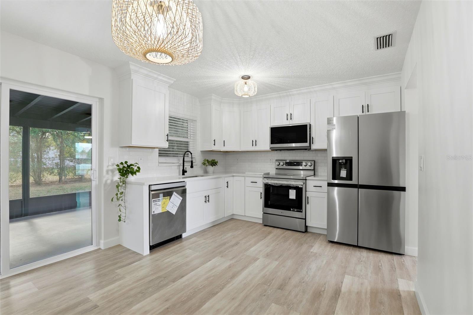 DELTONA LAKES UN 72 - Residential