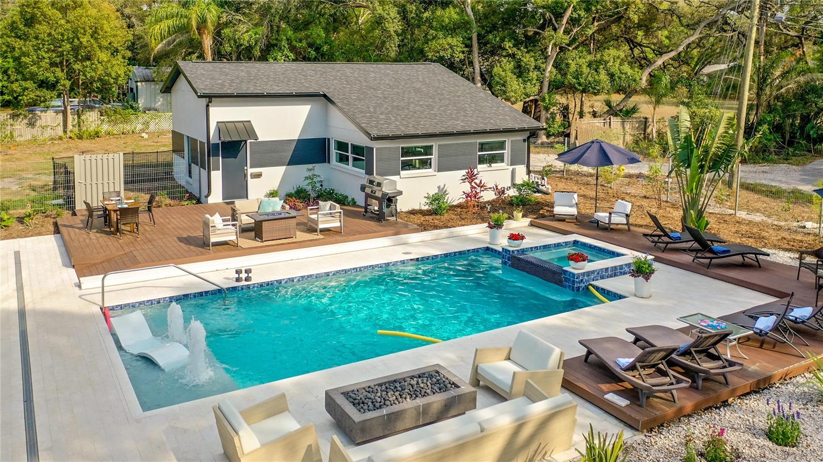 SPANISH TRAILS - Residential Lease