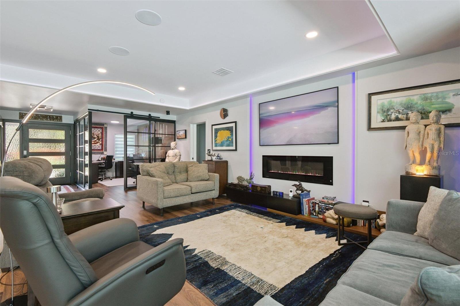 SPANISH TRAILS - Residential Lease