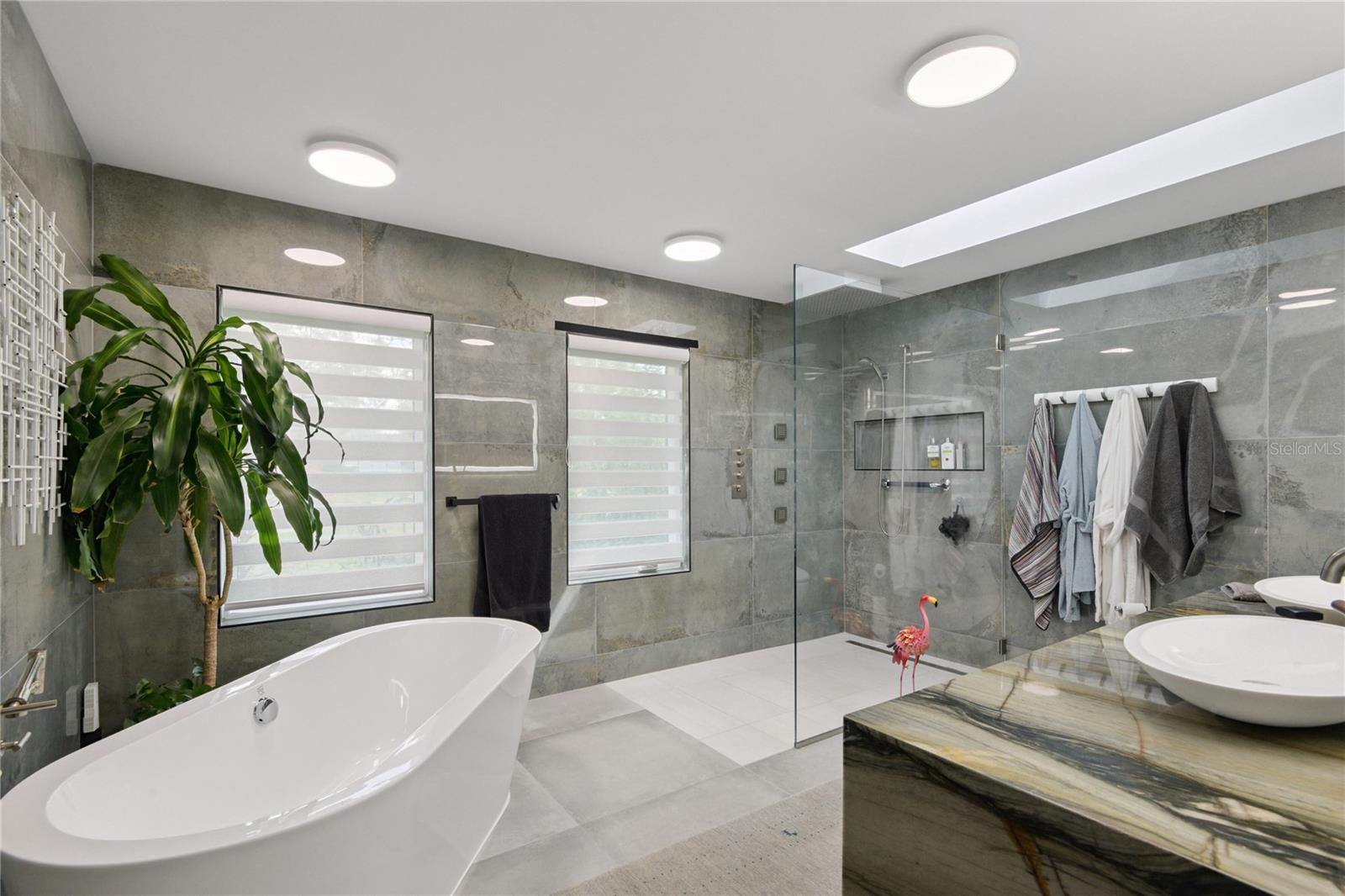 SPANISH TRAILS - Residential Lease