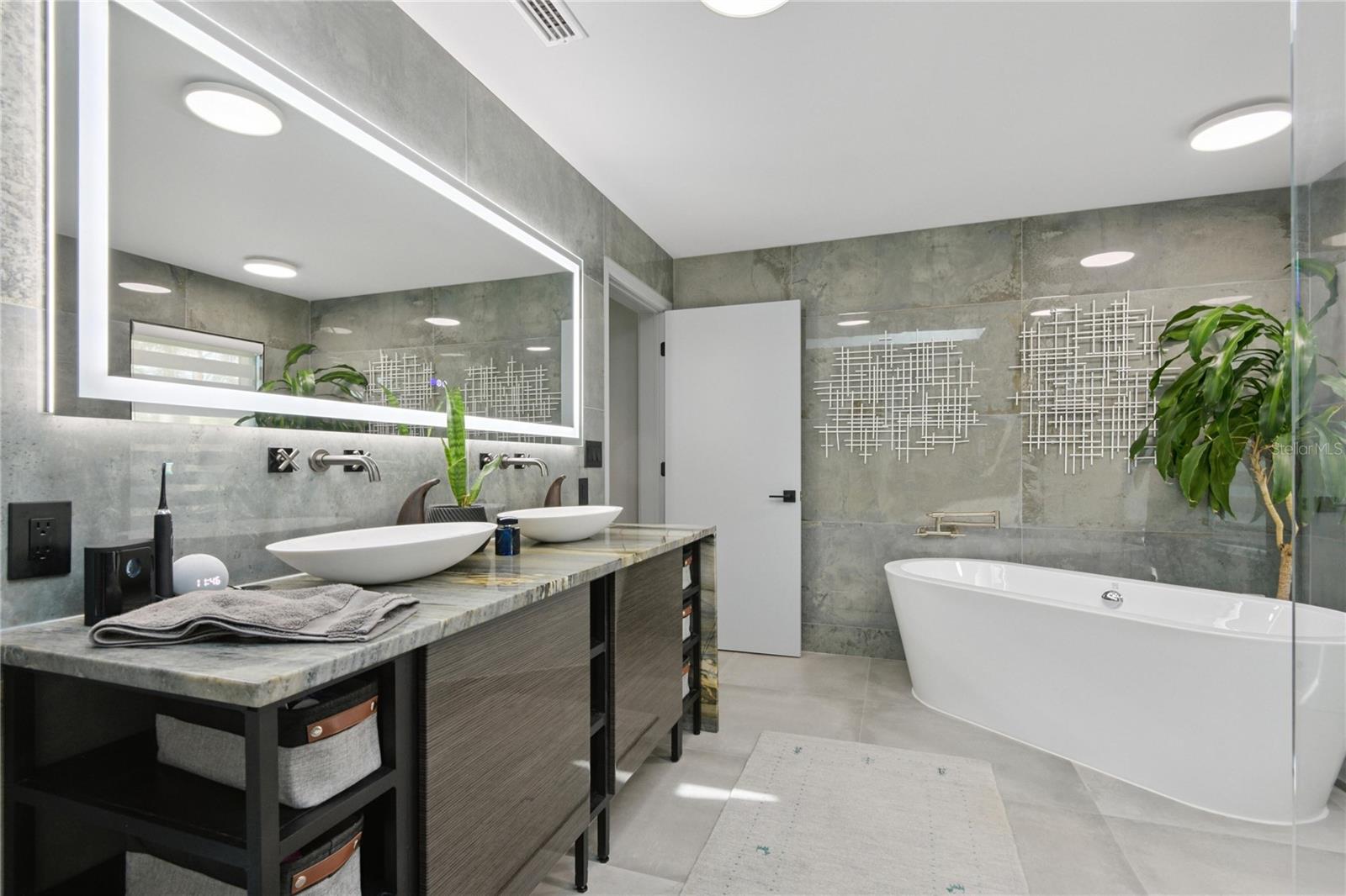 SPANISH TRAILS - Residential Lease