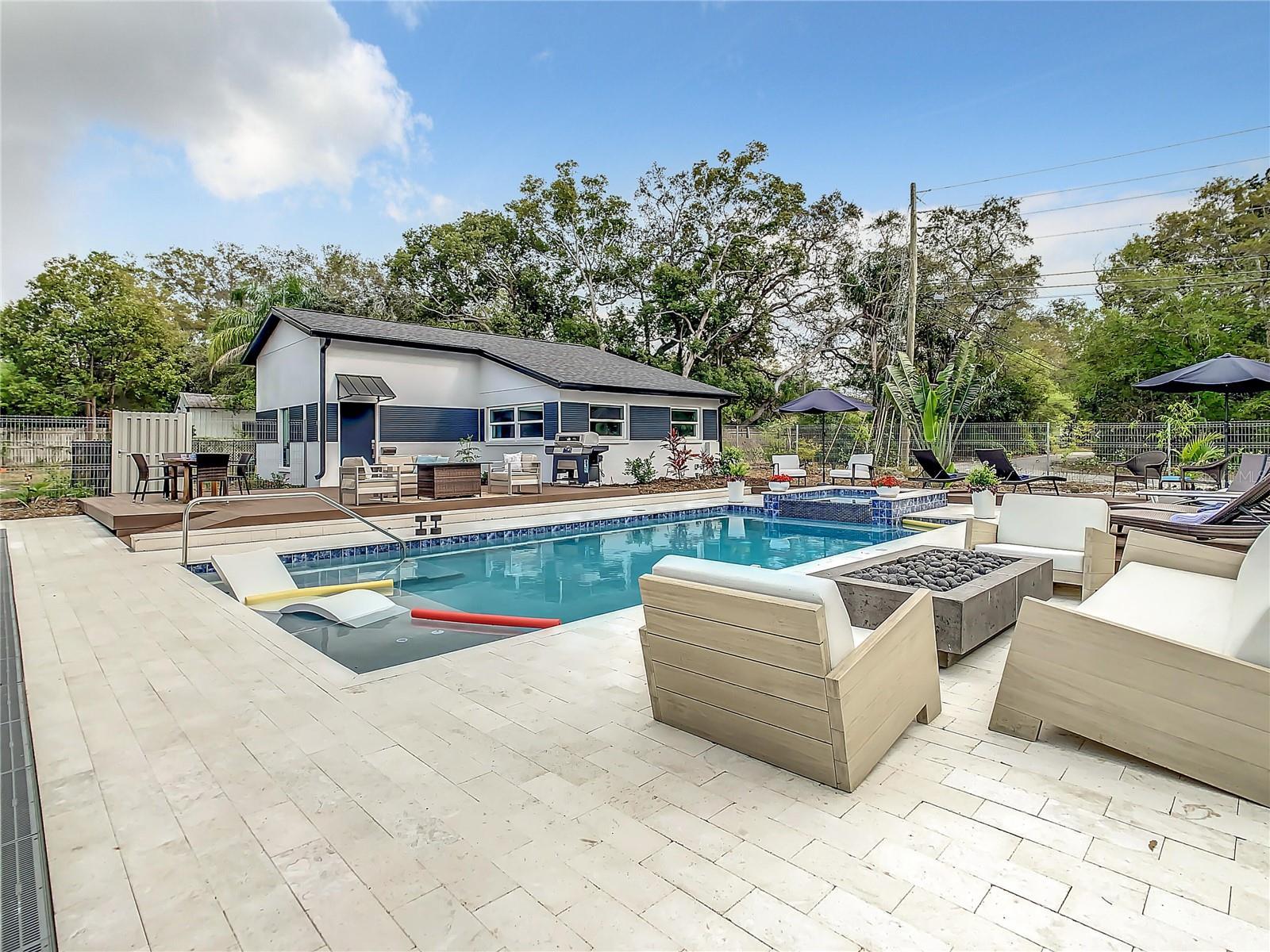 SPANISH TRAILS - Residential Lease