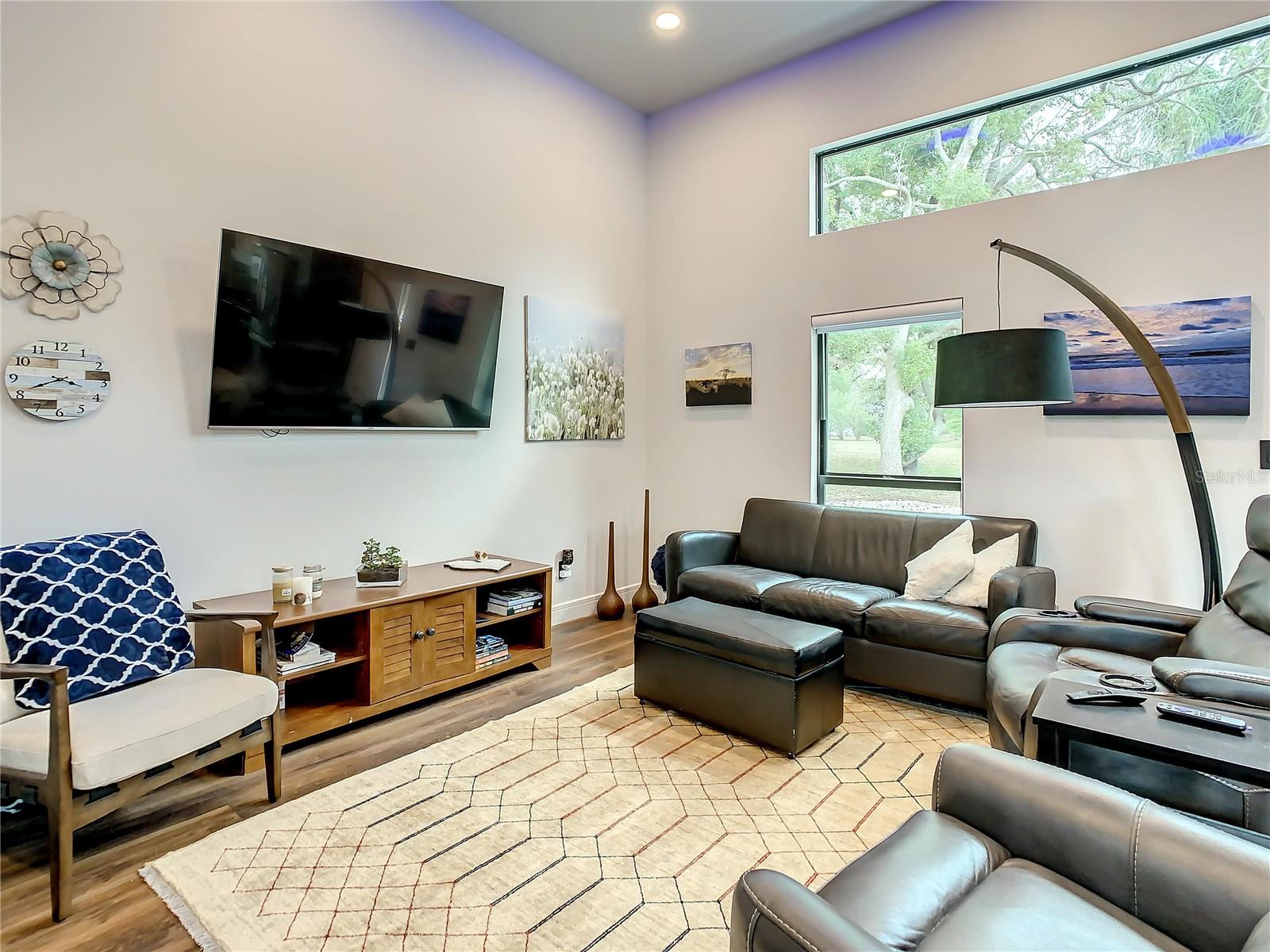 SPANISH TRAILS - Residential Lease