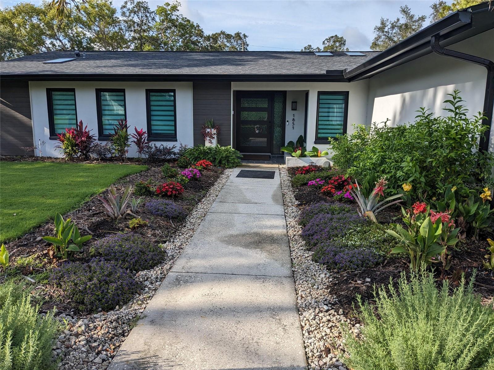 SPANISH TRAILS - Residential Lease