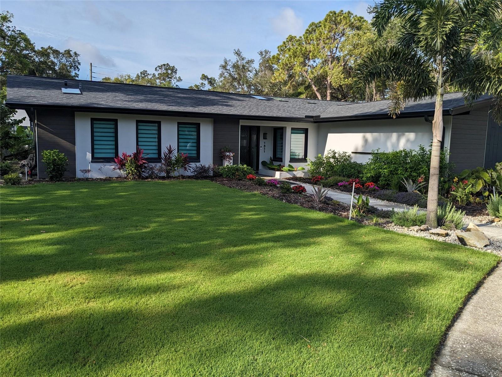 SPANISH TRAILS - Residential Lease