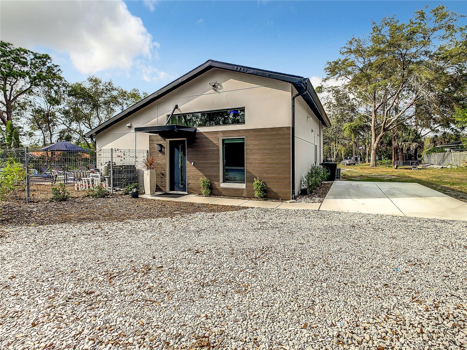 SPANISH TRAILS - Residential Lease