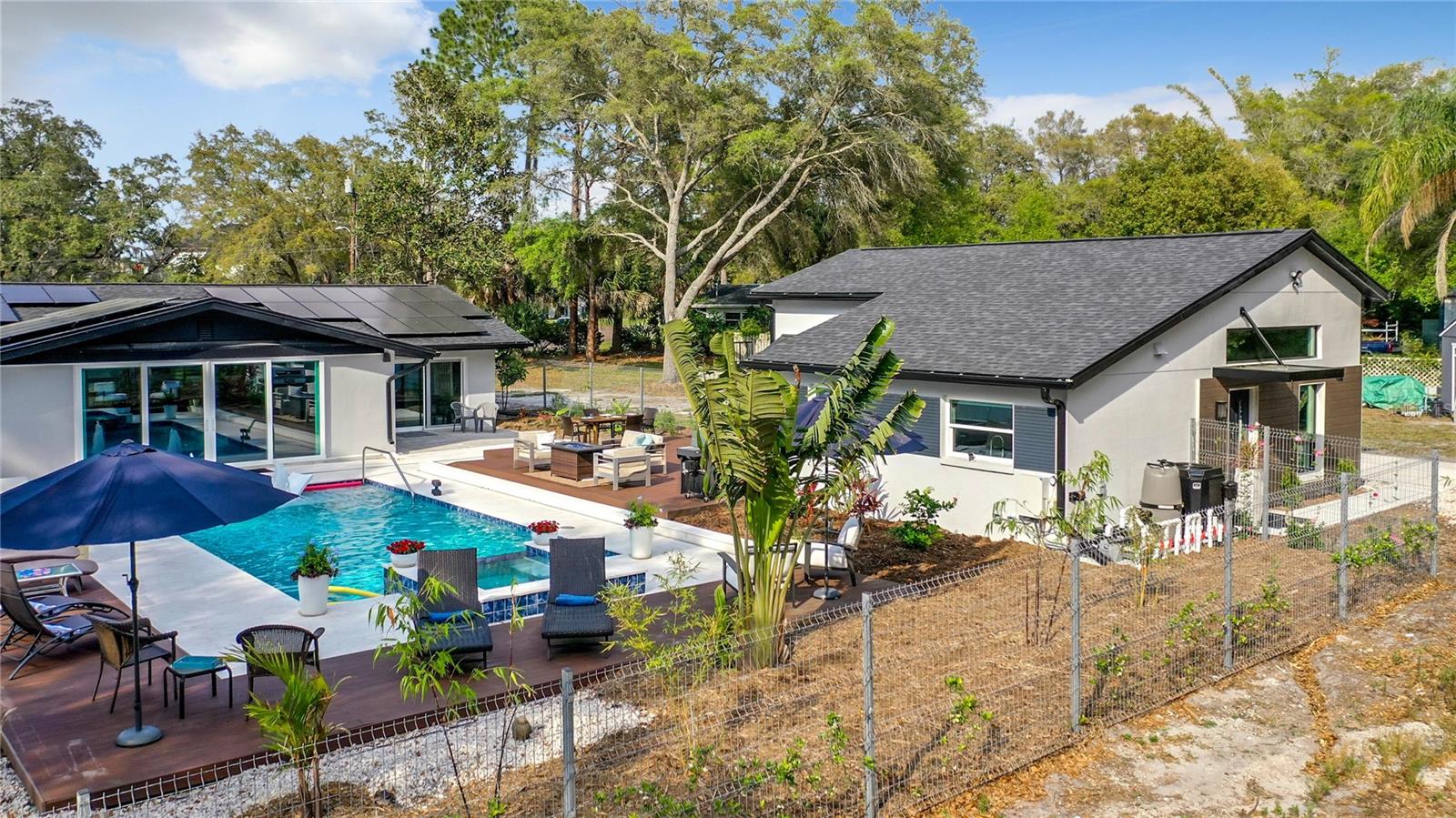 SPANISH TRAILS - Residential Lease