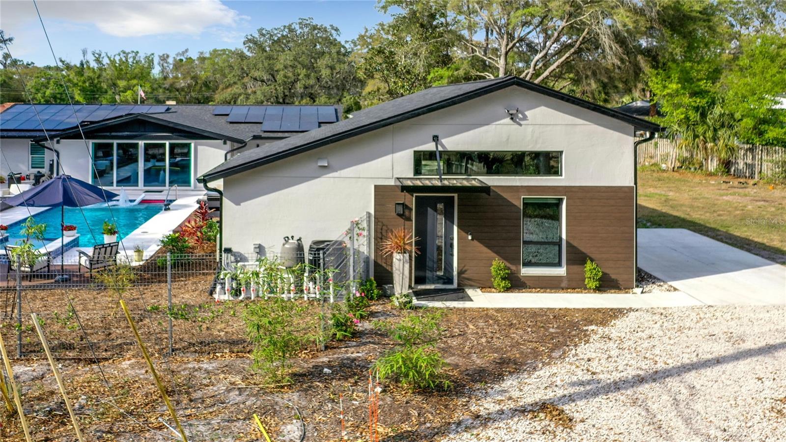 SPANISH TRAILS - Residential Lease