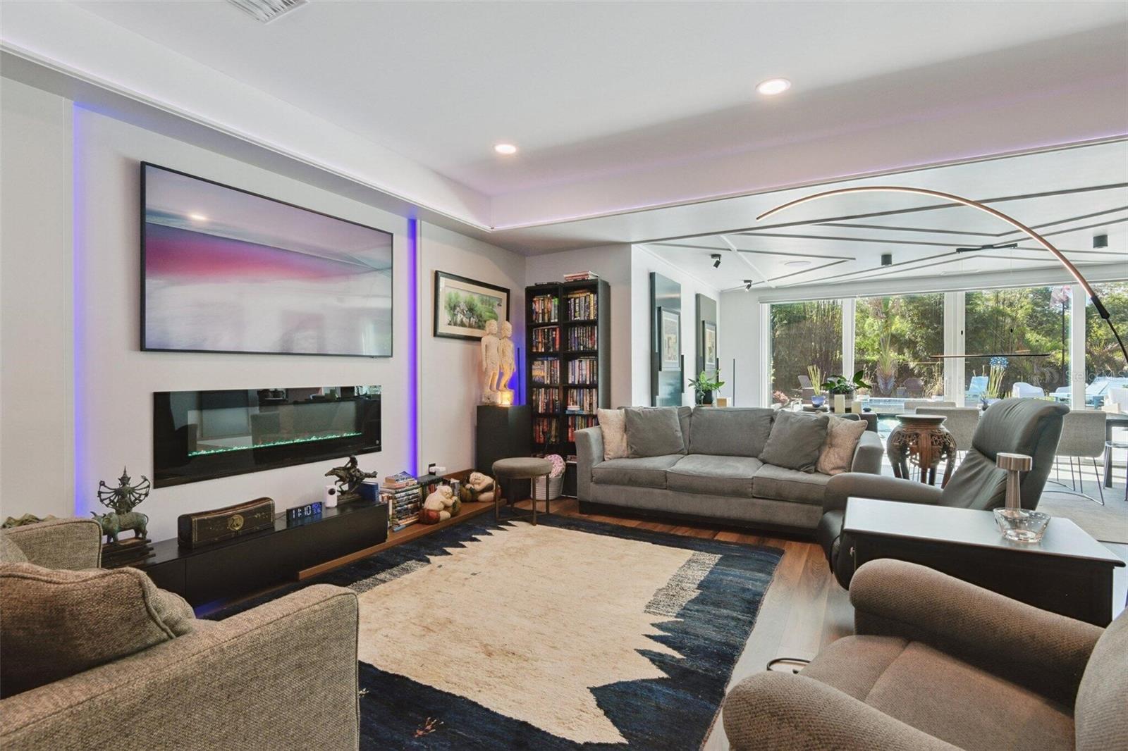 SPANISH TRAILS - Residential Lease