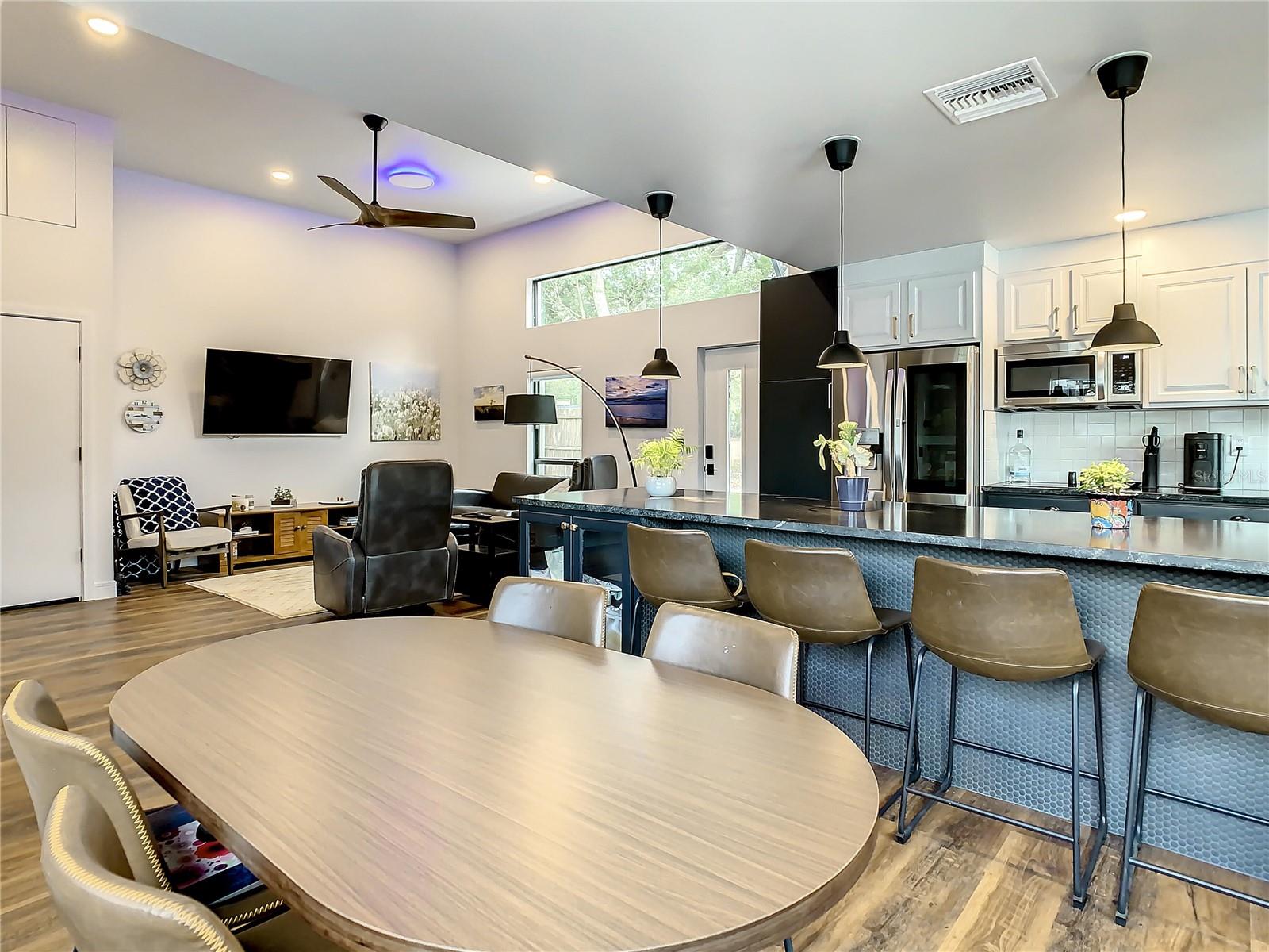 SPANISH TRAILS - Residential Lease