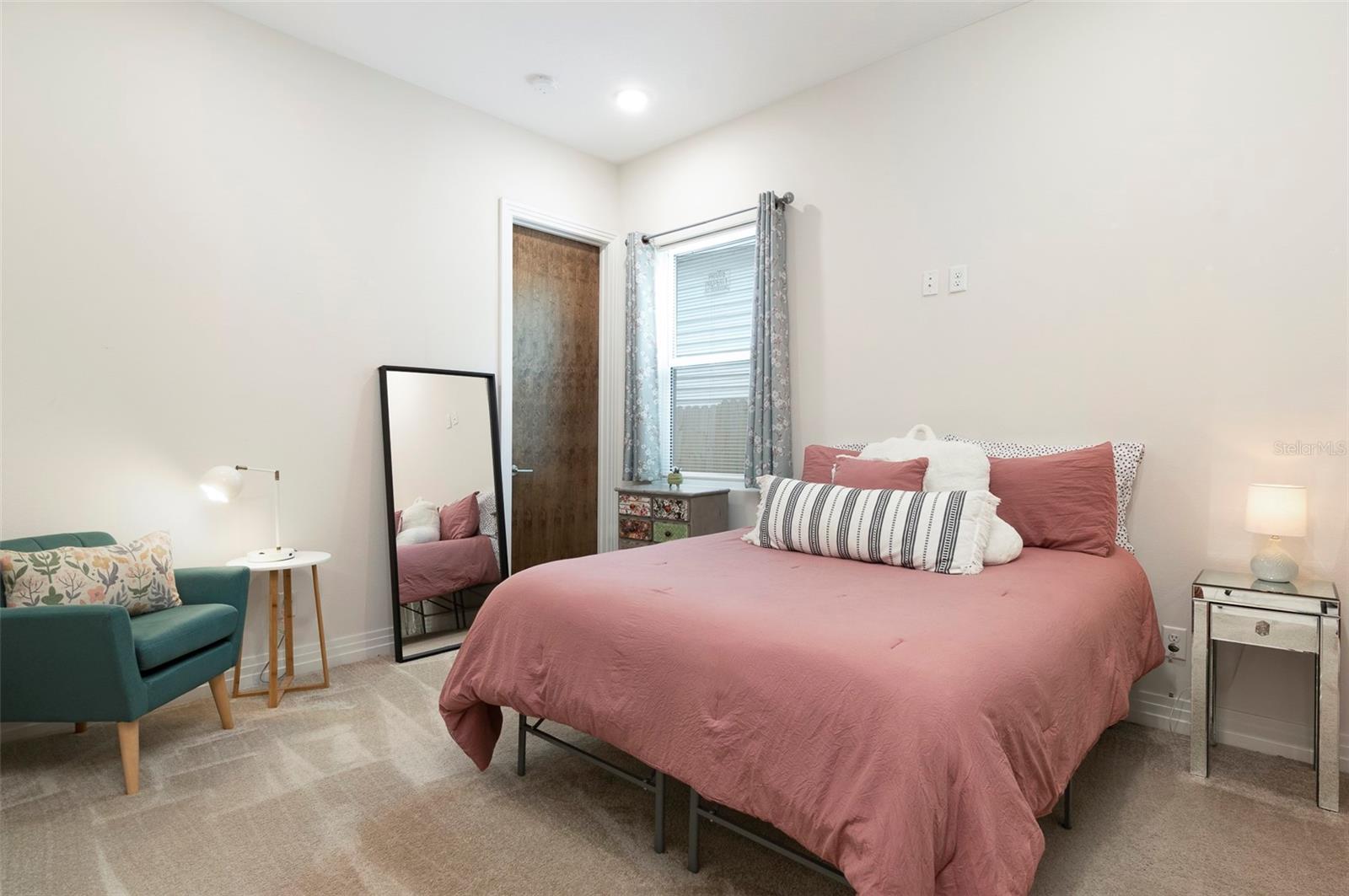 SOUTH SHORE PARK - Residential Income