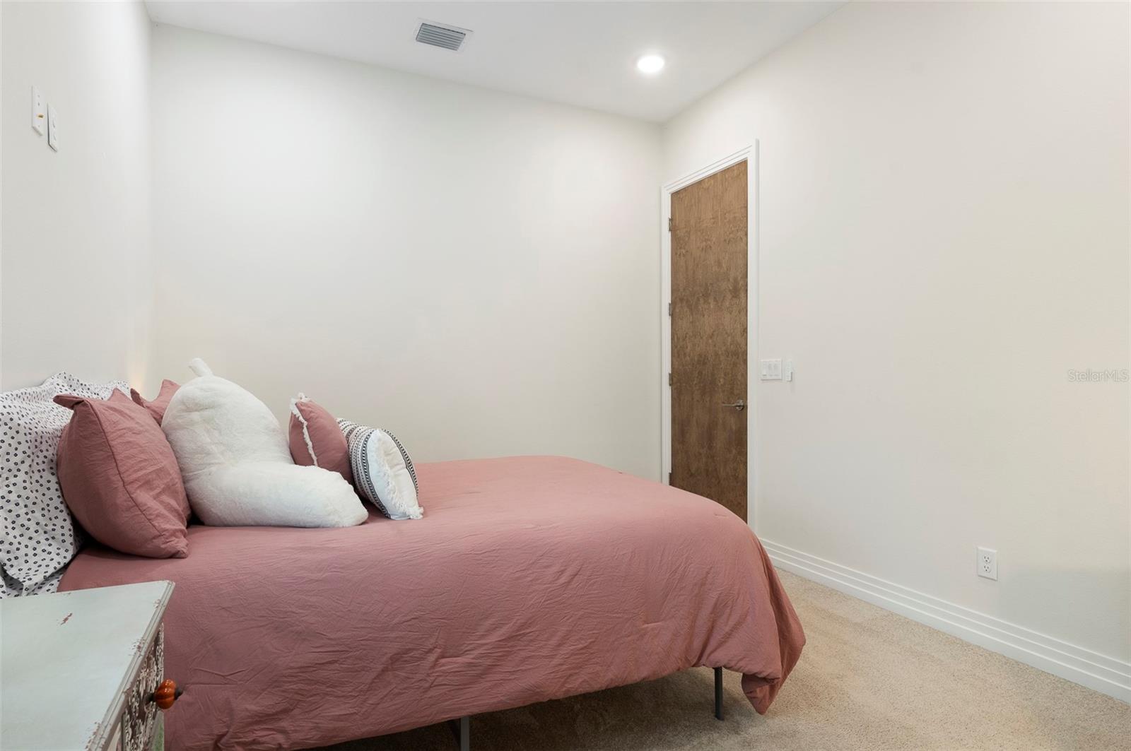 SOUTH SHORE PARK - Residential Income