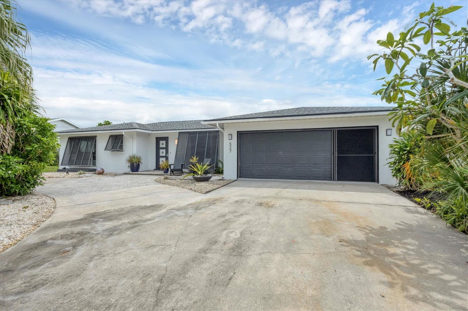 527 BELLAIRE DRIVE