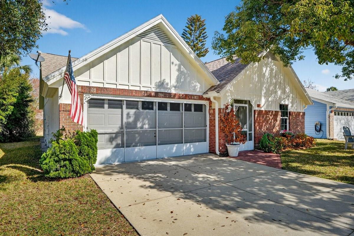 701 PINE SHORES CIRCLE