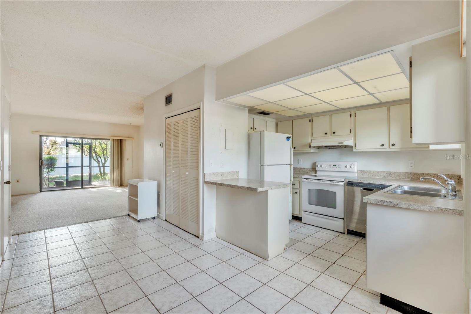 2727 75TH STREET W 1AF