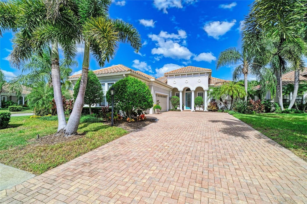Photo of 12705 Stone Ridge Place, Lakewood Ranch, FL 34202 (MLS # A4711101)